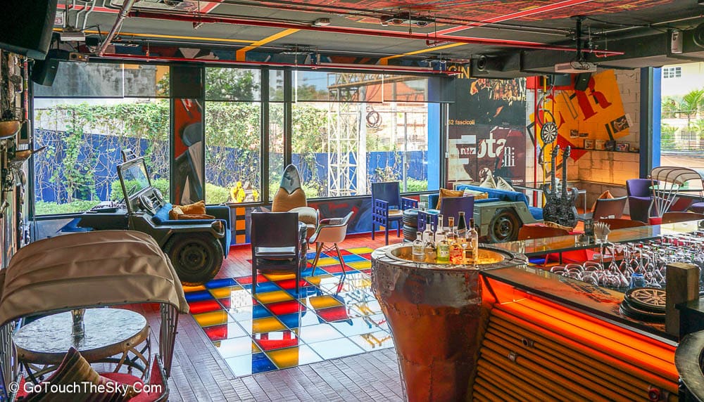 เครื่องดื่มค็อกเทล The Car Bar