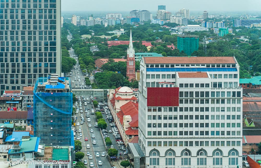 โบสถ์ Holy Trinity Cathedral มองจากมุมสูง