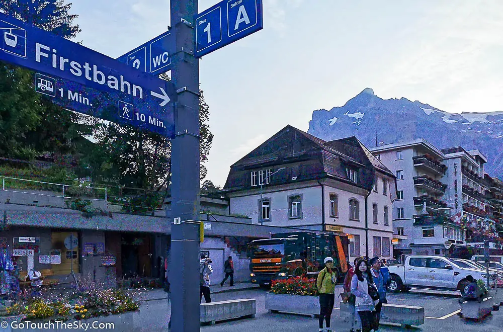 ทางเดินสู่สถานีกระเช้า Grindelwald BGF
