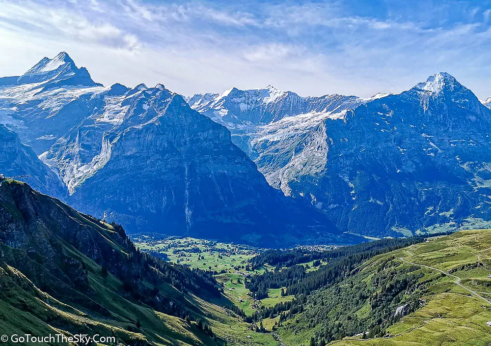 ทางเดินขึ้นเนินสู่ Bachalpsee