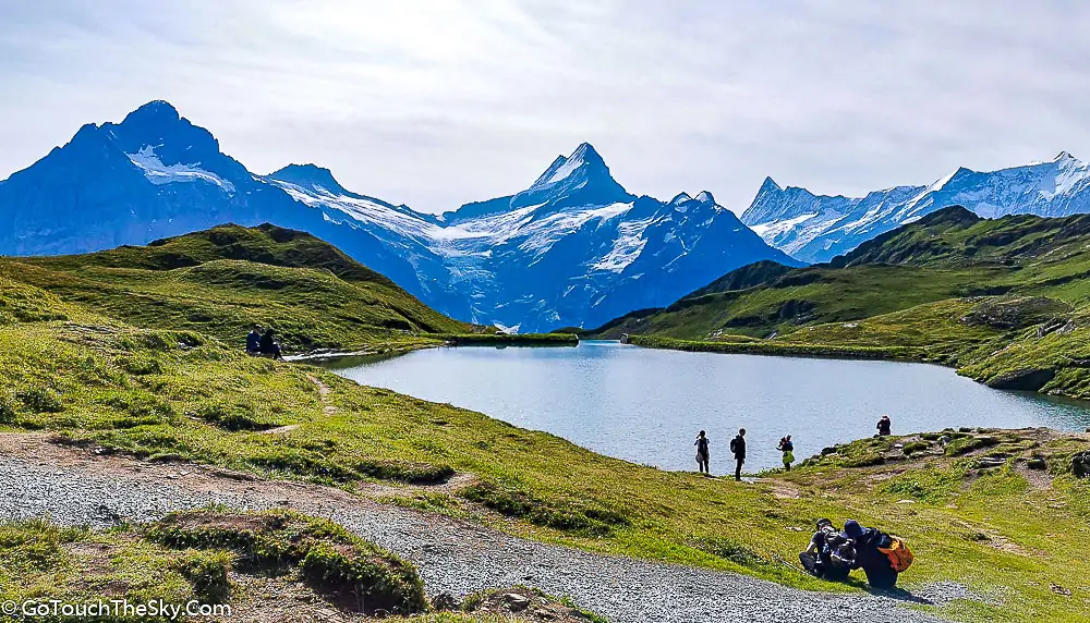 ทะเลสาบ Bachalpsee สองส่วน