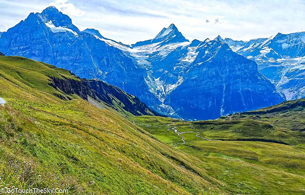 วิวหุบเขาขากลับสู่ First Mountain