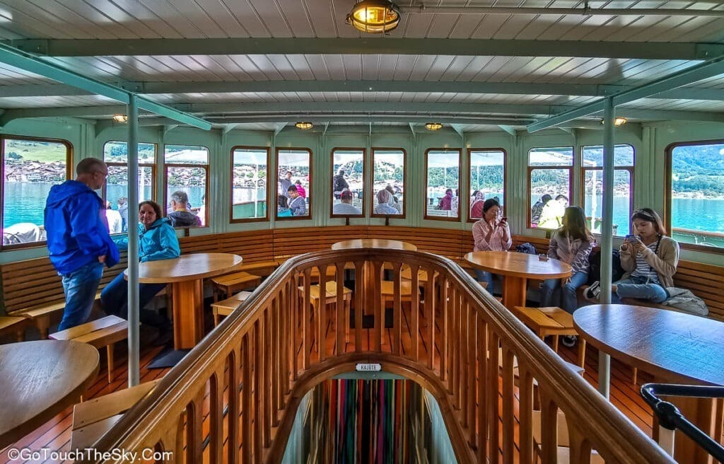 ภายในเรือโดยสารทะเลสาบเบรียนซ์