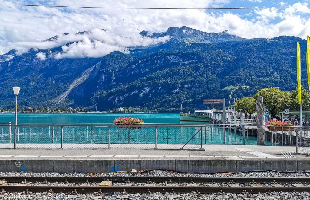 วิวเรือเทียบท่า Brienz