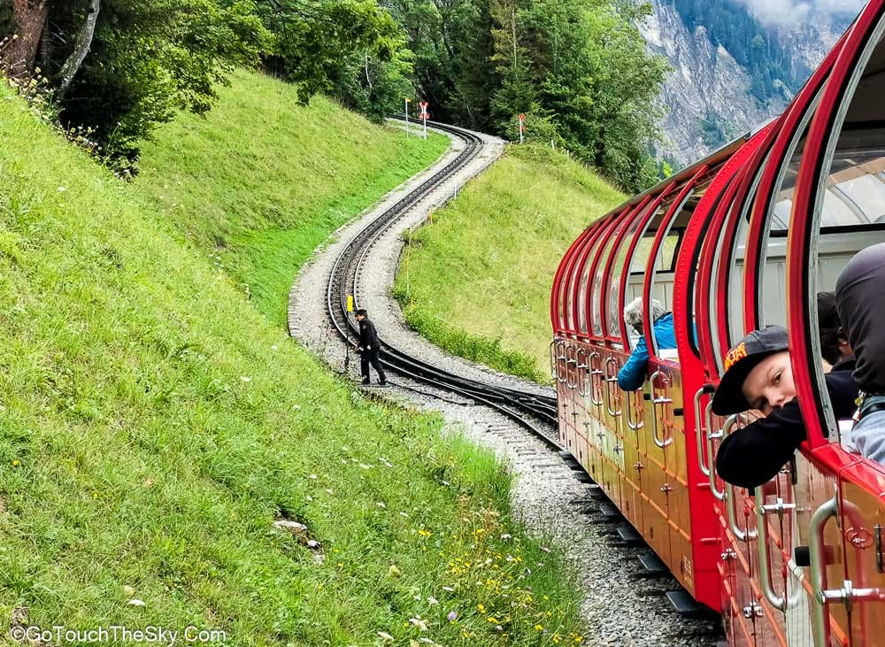 รถไฟหยุดสับรางหลีกทาง