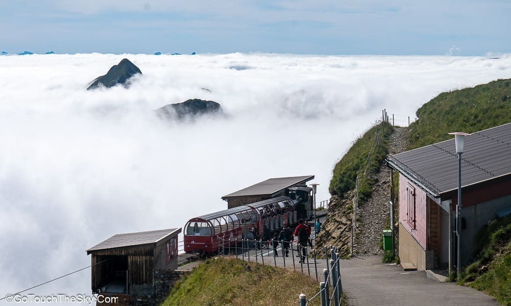 สถานี Rothorn บนยอดเขา
