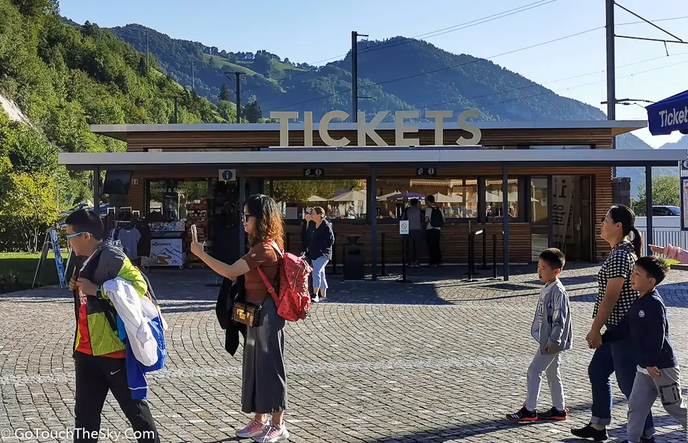 ชานชาลาสถานี Pilatus Bahn