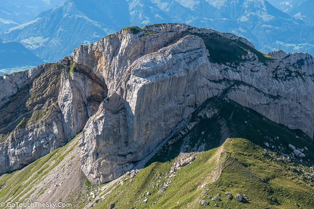 วิวทัศนียภาพกว้างไกลจาก Tomlishorn