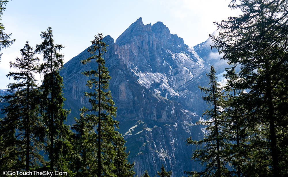 ทางเดินใกล้ถึงทะเลสาบ Oeschinensee