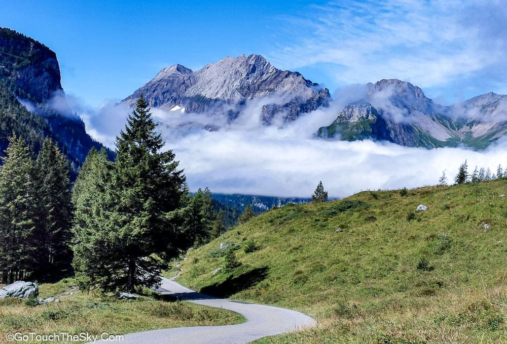 วิวสุดท้ายของทะเลสาบ Oeschinensee