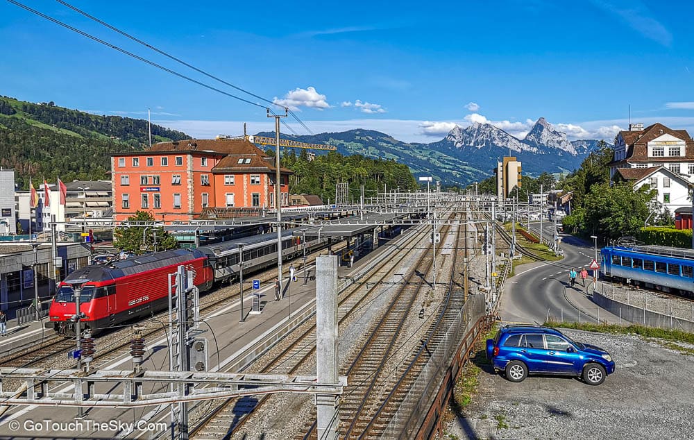 ขบวนรถไฟล้อเฟืองที่สถานี