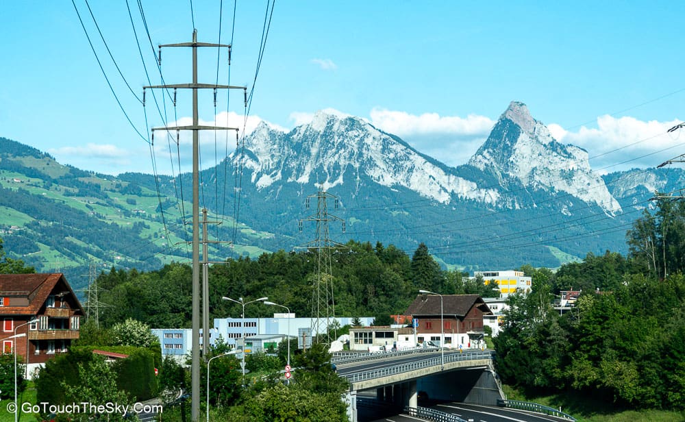 ทุ่งหญ้าระหว่างทางขึ้น Rigi Kulm