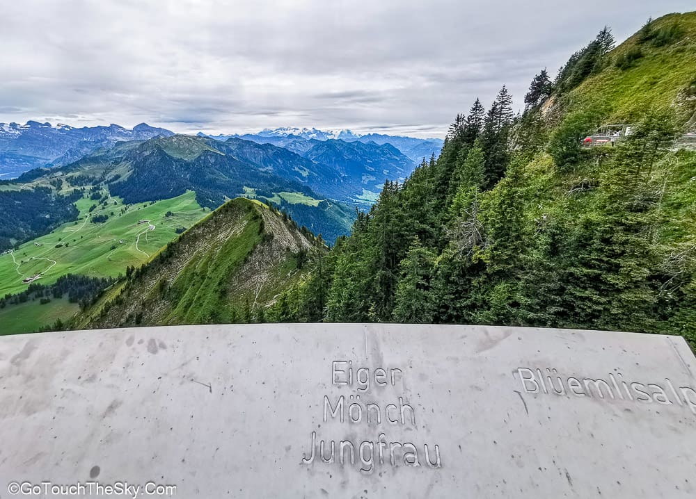 ยอดเขาจุงเฟราซ่อนอยู่หลัง Eiger