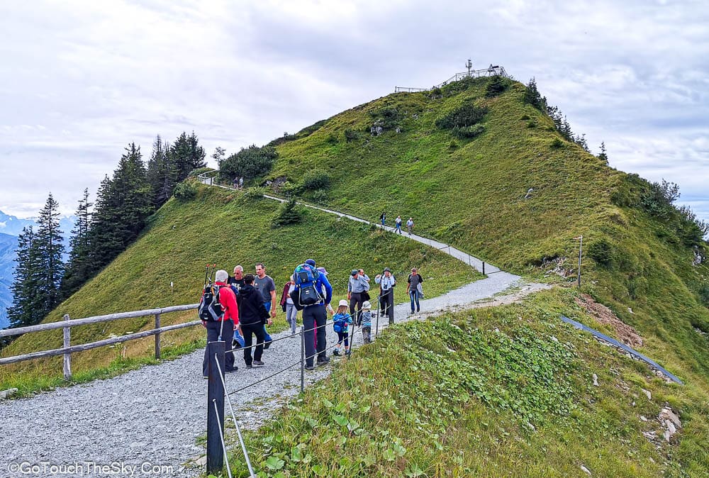 ทางเดินสู่ยอดเขา Stanserhorn Summit