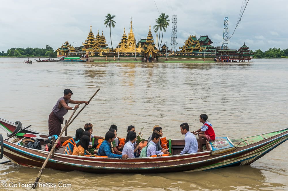 ท่าเรือข้ามฟากสู่เจดีย์กลางน้ำ