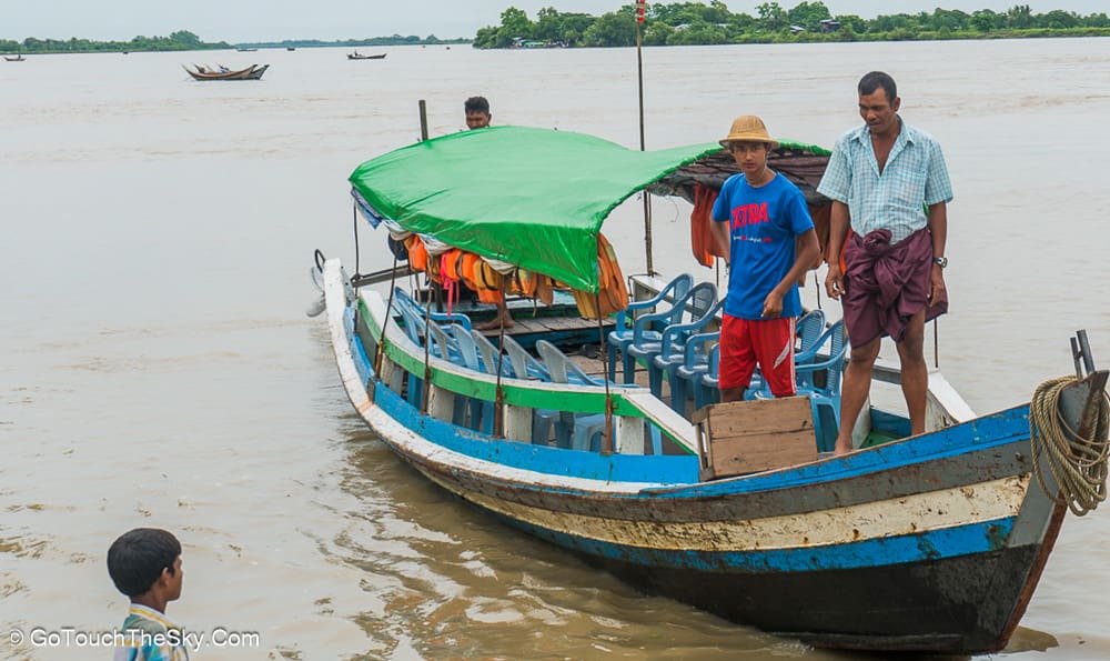 เรือเช่าสำหรับนักท่องเที่ยวต่างชาติ