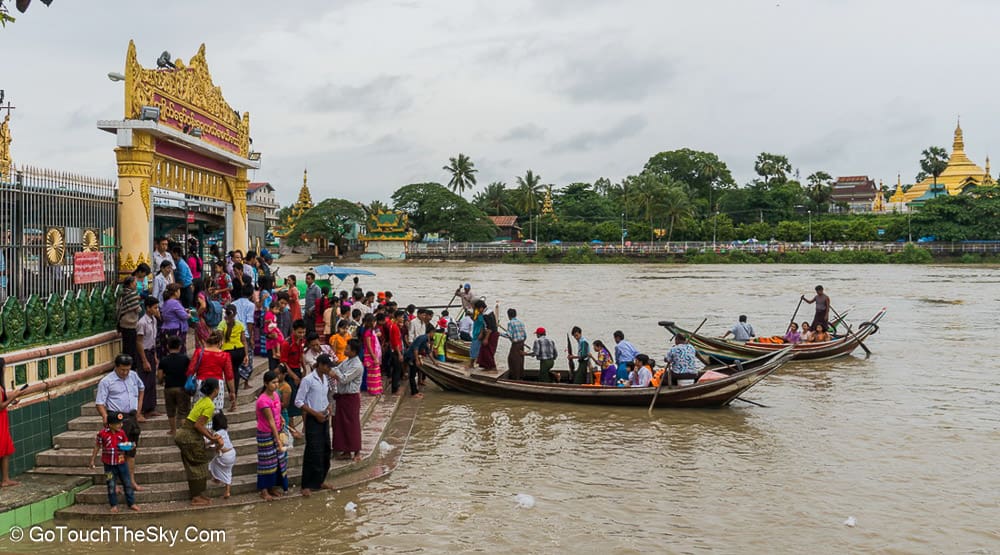 ท่าขึ้นเรือฝั่งเจดีย์กลางน้ำ