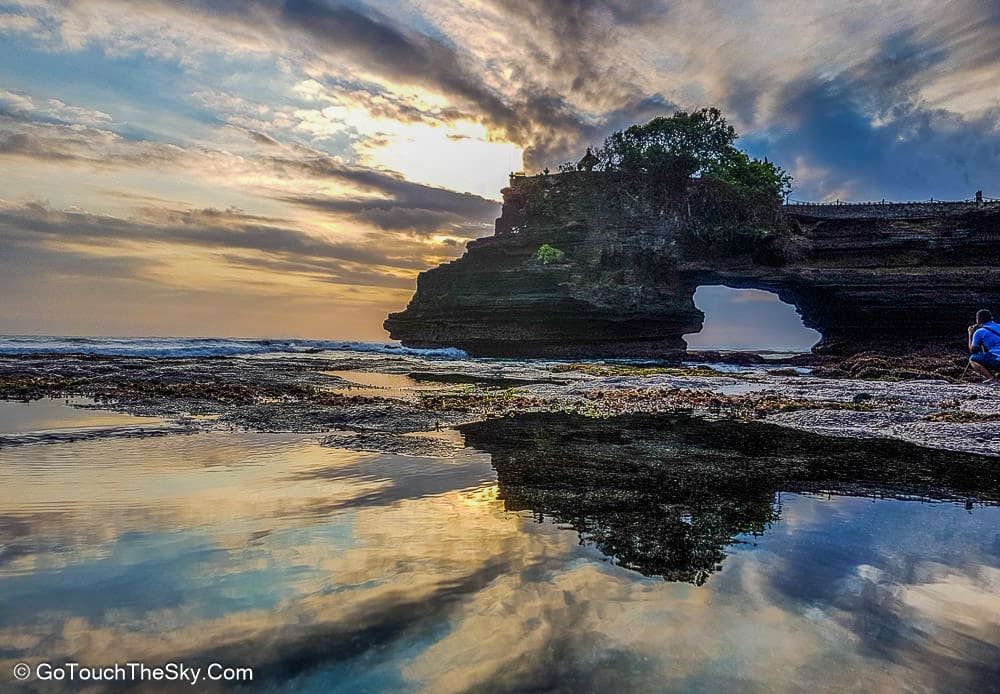 บรรยากาศยามเย็นที่ Tanah Lot