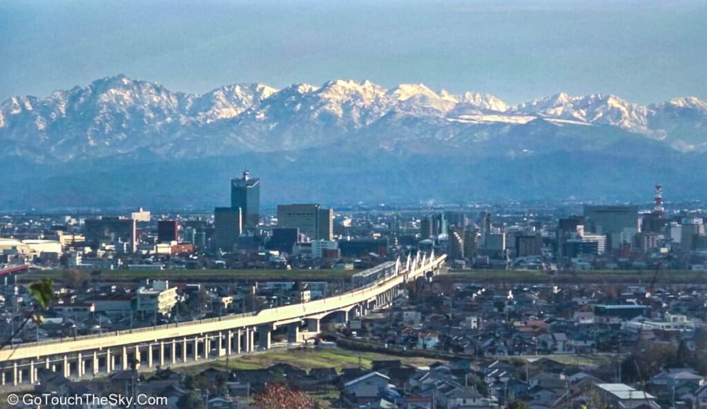 วิวเทือกเขา Japan Alps จากรถไฟความเร็วสูงสู่นากาโน่