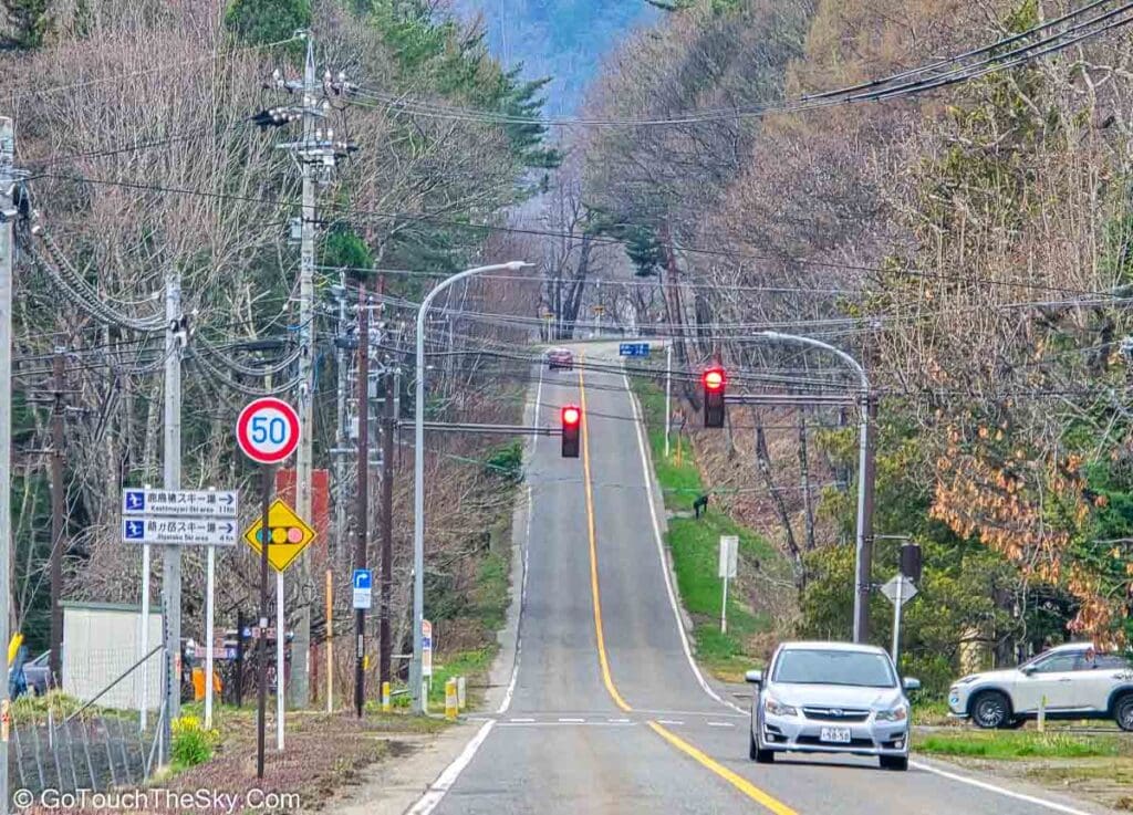 วิวภูเขาหิมะสวยงามใกล้สถานี