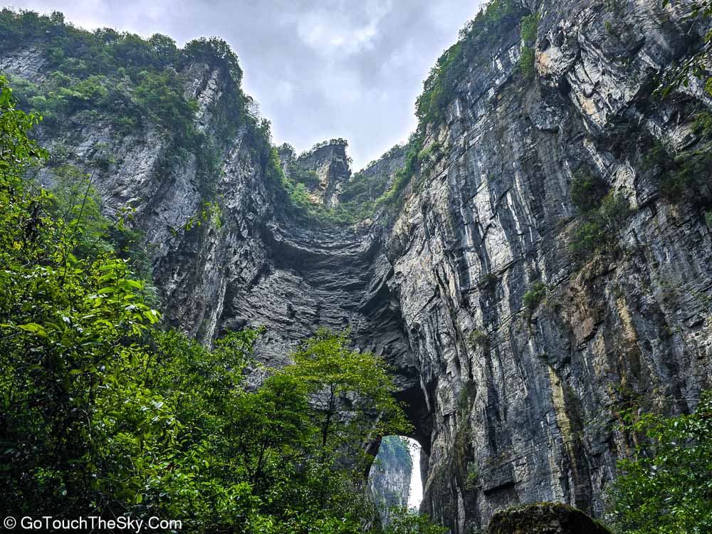 ทางเดินผ่านเขตหลุมยุบนกอินทรี