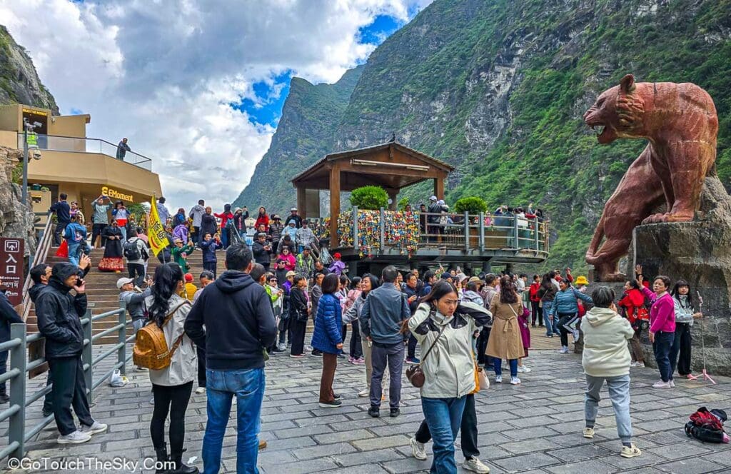 ปลายทางสะพานเลียบแม่น้ำสู่จุดชมวิวสุดท้าย