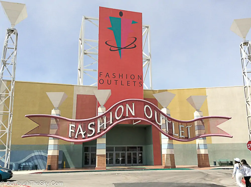 Fashion Outlets of Las Vegas ที่ Primm พรมแดนแคลิฟอร์เนีย-เนวาดา
