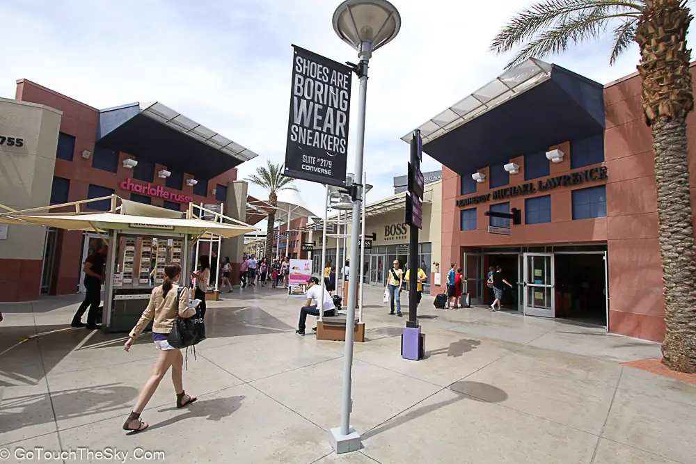 บรรยากาศภายใน Las Vegas Premium Outlets North