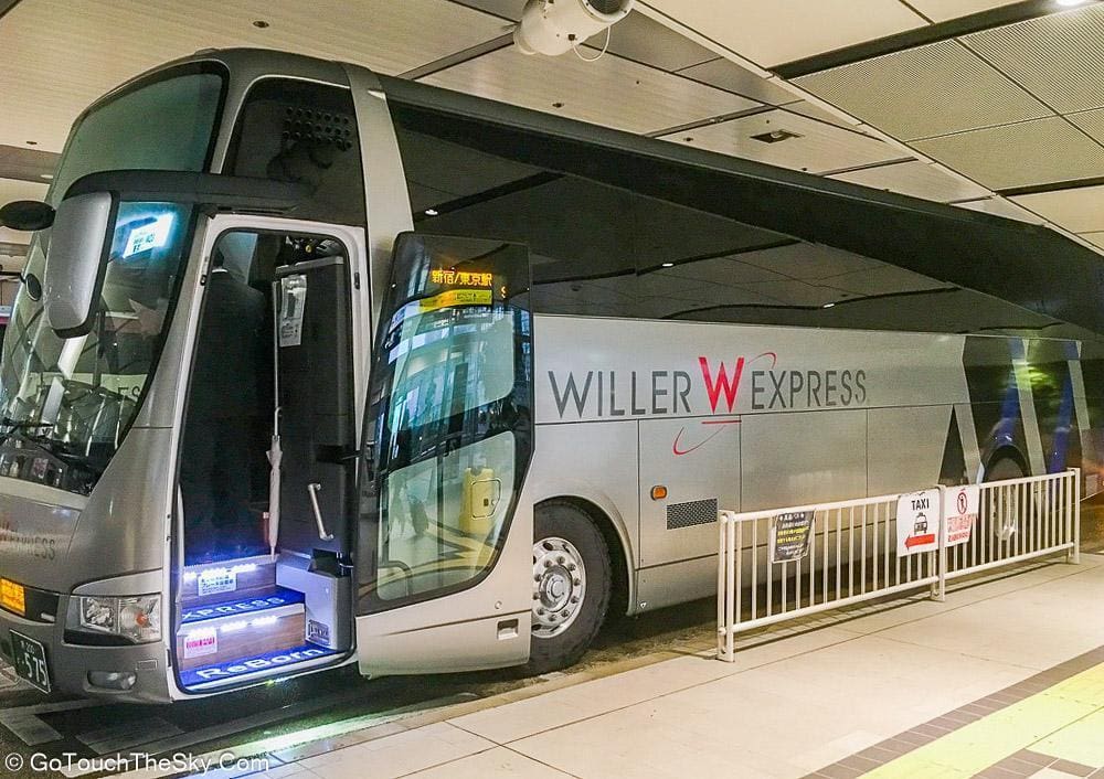 บรรยากาศรอขึ้นรถ Willer Express