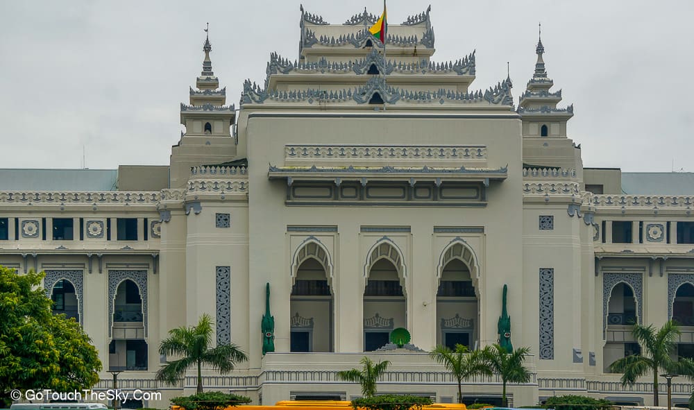 บรรยากาศรอบศาลาว่าการเมือง