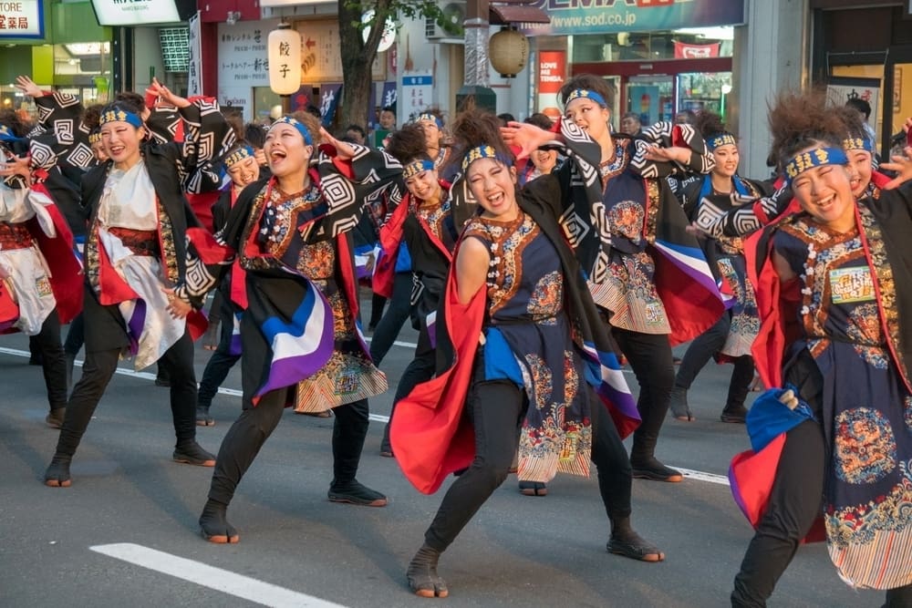 ถนนปิดเพื่อการแสดงรอบสถานีซูซูคิโน